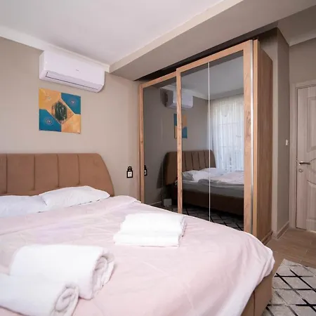 Pleasant Apartment With Shared Pool Surrounded By Nature In Oludeniz, Fethiye Apartament